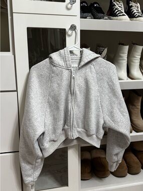 Abercrombie & Fitch Heather Gray Cropped Zip Hoodie